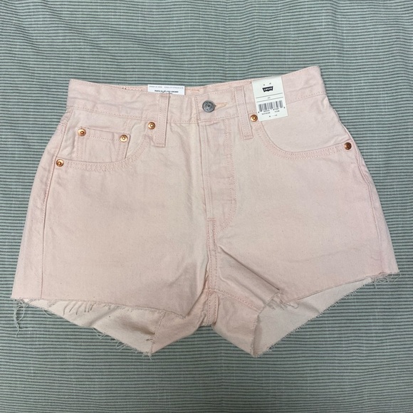 Levi’s 501 Shorts - Picture 2 of 4